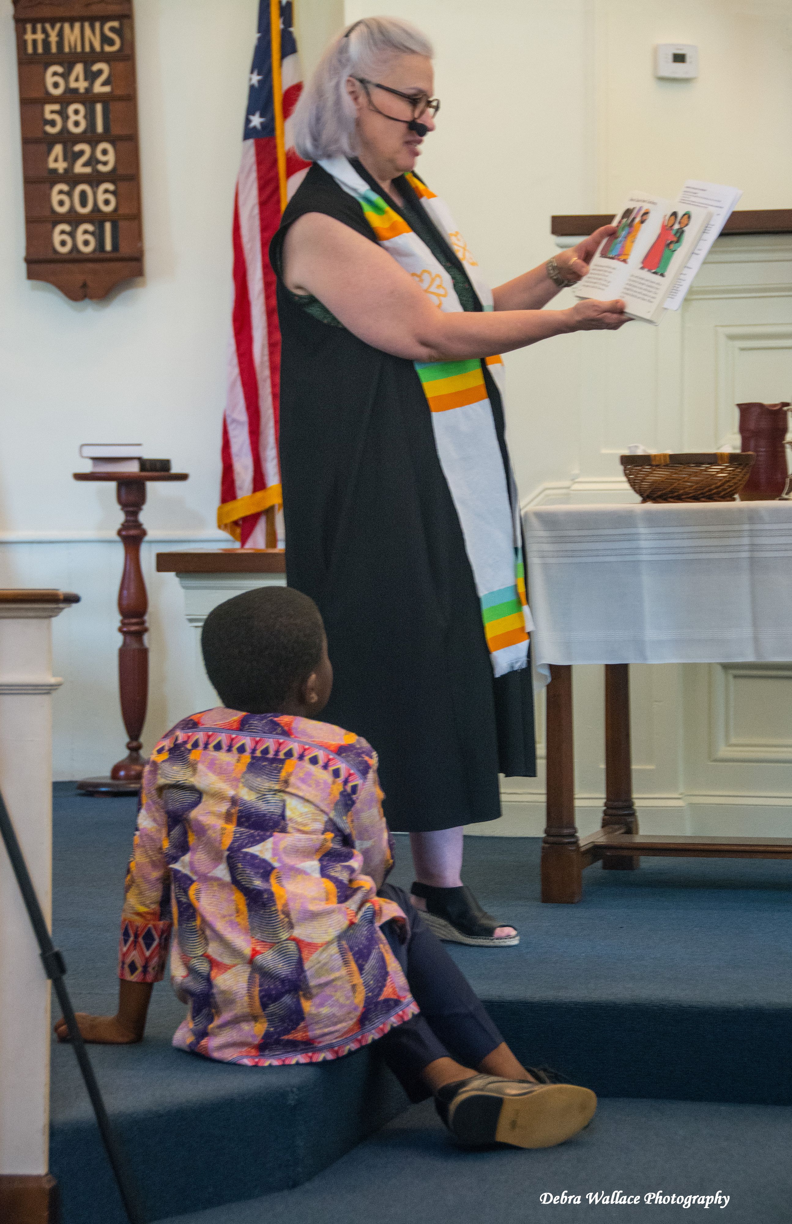 Rev Dr Lori White-Knighthouse leads Children's Time at New Hempstead Presbyterian Church